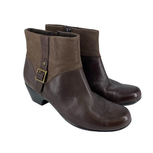 CLARKS 10 M  Ingalls Brown Leather Bootie Comfort Ankle Boot Chic Side Zip 62424 - Picture 1 of 16